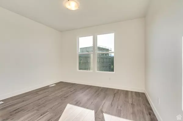 South Jordan, UT 84009,10997 S FREESTONE RD W #110