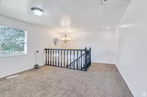 Roy, UT 84067,3692 W 4625 S