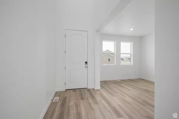 Saratoga Springs, UT 84045,1263 S GLAMBERT LN #128