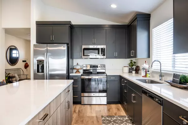 Santaquin, UT 84655,65 S 940 E