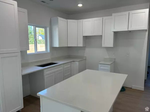 Salt Lake City, UT 84104,916 W 500 S