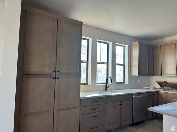 West Jordan, UT 84081,7048 W TERRAINE RD #160