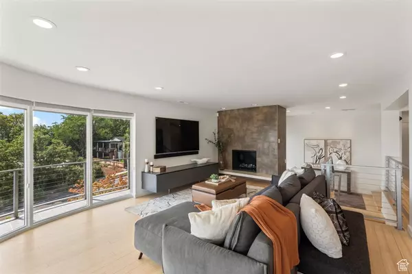 Salt Lake City, UT 84103,938 N TERRACE HILLS DR