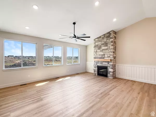 Farr West, UT 84404,2409 W 3000 N