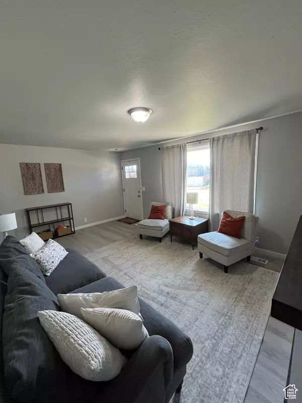 Kearns, UT 84118,4972 W SILVERTIP DR S