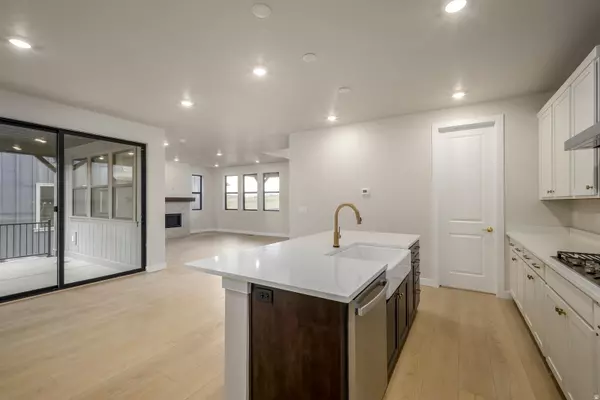 West Jordan, UT 84081,7062 W TERRAINE RD #162