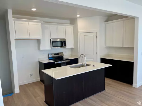 Saratoga Springs, UT 84045,897 S MATHILDA DR #254