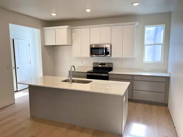 Saratoga Springs, UT 84045,923 S MATHILDA DR #262