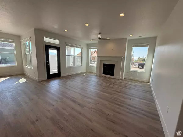 West Point, UT 84015,27 S 3830 W #437