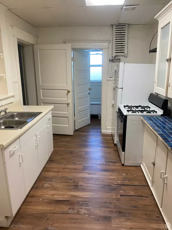Salt Lake City, UT 84102,208 S 800 E #10