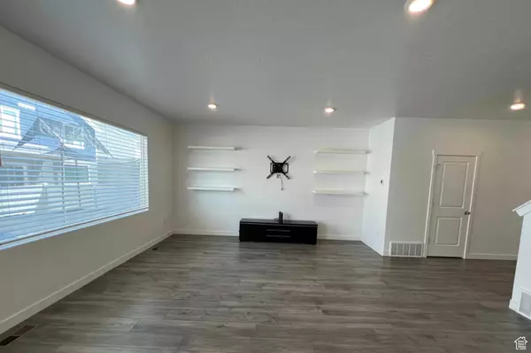 Lehi, UT 84043,632 N SUGAR BEET DR