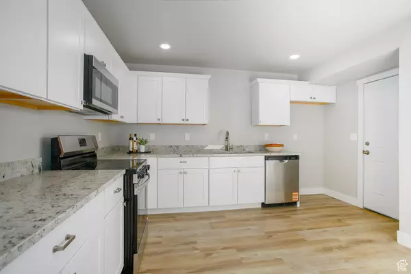 Kearns, UT 84118,5802 S 4580 W