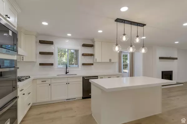 Farmington, UT 84025,1372 SWEETWATER LN