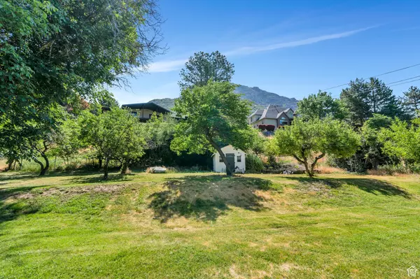 Provo, UT 84604,2040 N OAKCREST TER