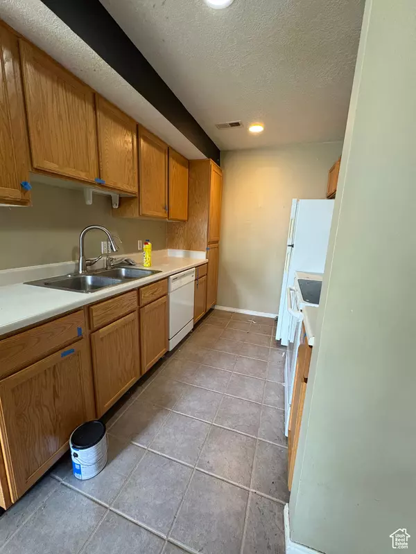 Tooele, UT 84074,107 W 600 N #204