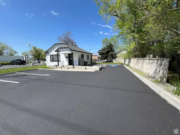 Sandy, UT 84070,15 E 8800 S