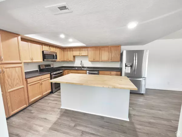 Roy, UT 84067,3671 W 4700 S