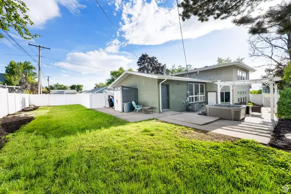 Salt Lake City, UT 84109,3113 E UPLAND S