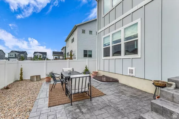Eagle Mountain, UT 84005,5084 N ESPALIER DR