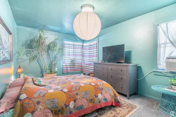 Logan, UT 84321,736 N 100 E