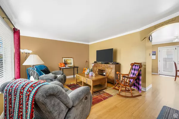 Taylorsville, UT 84129,6215 S WESTBROOK DR W