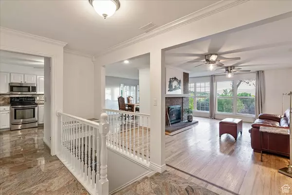 Cottonwood Heights, UT 84121,8796 S HIDDEN OAK DR