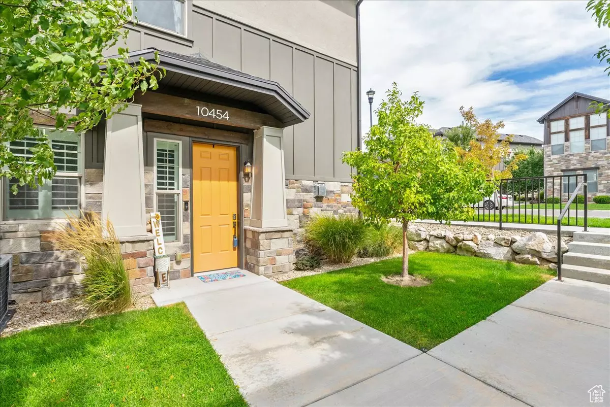 Sandy, UT 84070,10454 S BEETDIGGER BLVD