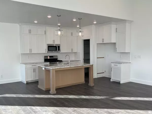 Farr West, UT 84404,2443 W 2950 N #99