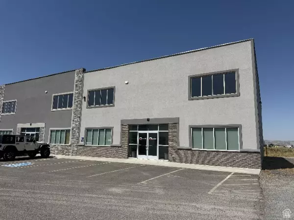 79 W 3100 N, Hyde Park, UT 84341