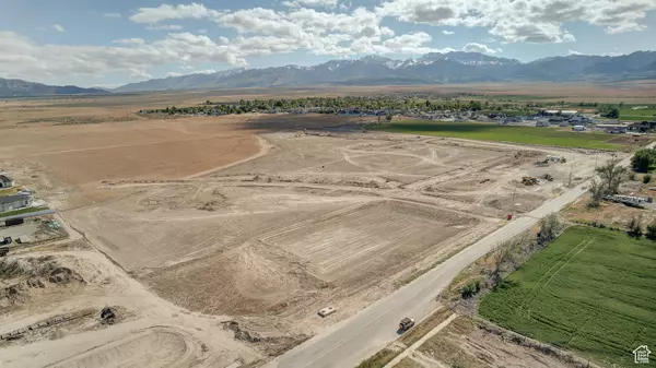 Grantsville, UT 84029,511 E HETFIELD DR #105