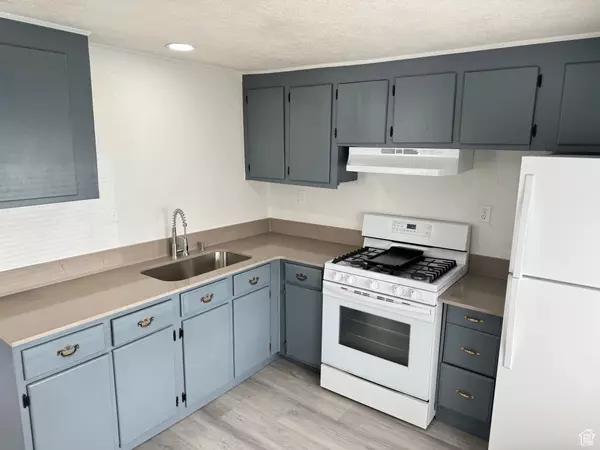 Salt Lake City, UT 84115,165 E IDEAL LN S #165