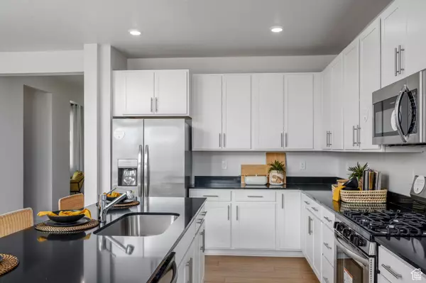 Eagle Mountain, UT 84005,3426 N GRAY WOLF LN #4094