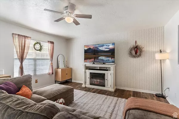 Clearfield, UT 84015,417 E 500 S