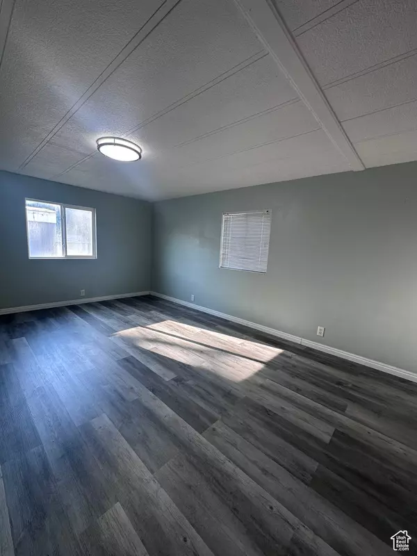 North Salt Lake, UT 84054,167 GUENEVERE ST #128