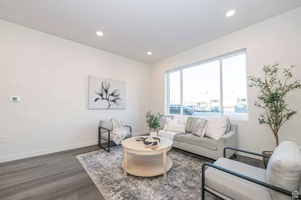 Ogden, UT 84404,155 E 900 ST S #103