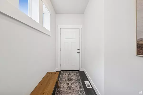Herriman, UT 84096,4988 W LONGBOAT LN S #60