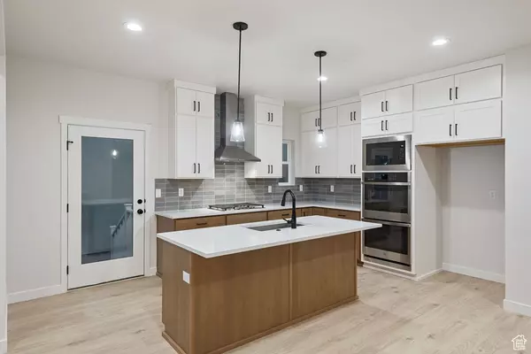 South Jordan, UT 84009,7038 W LAKE AVE
