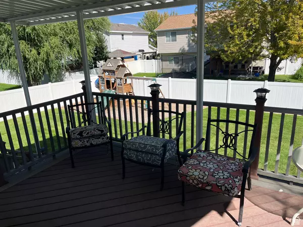 Roy, UT 84067,5982 S 2825 W