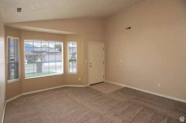 Riverdale, UT 84405,4015 MEADOW WOOD DR