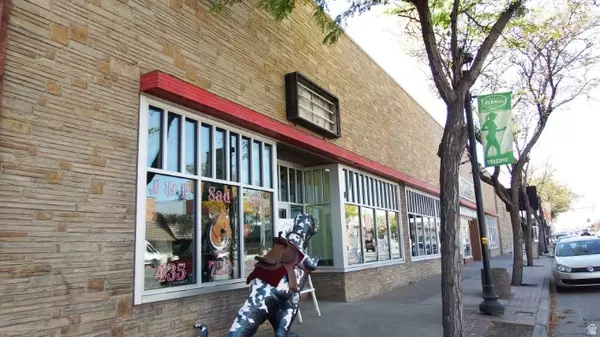 Vernal, UT 84078,25 W MAIN ST