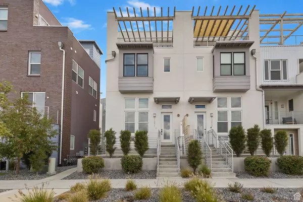 South Jordan, UT 84009,11211 S CLEAR BLUE DR