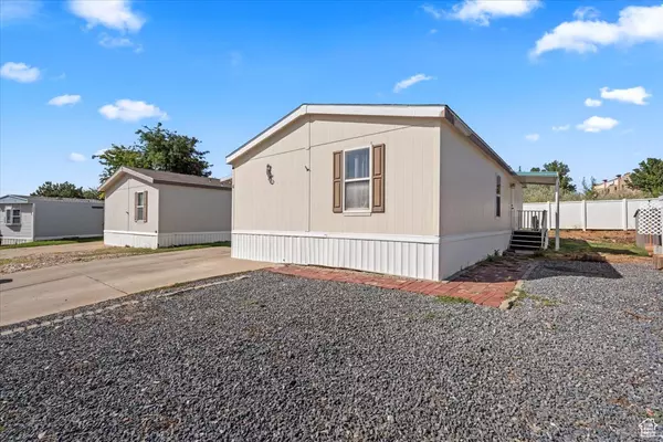 Layton, UT 84041,2600 N HILL FIELD RD #4