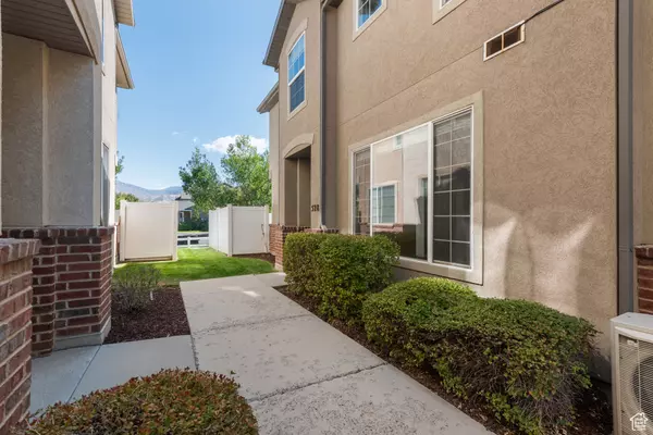 528 N WALTON DR W, North Salt Lake, UT 84054