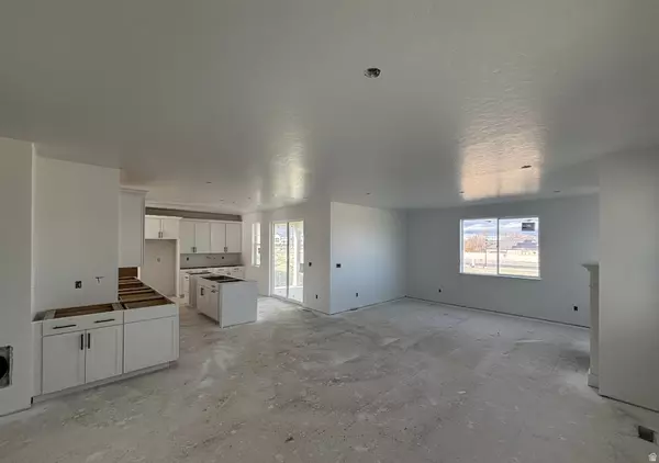 Herriman, UT 84096,6354 W ROARING RIVER LN #106