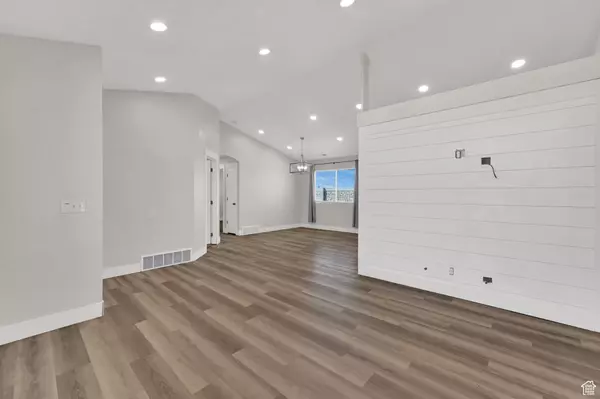 Kaysville, UT 84037,384 S CHRISTINE WAY W