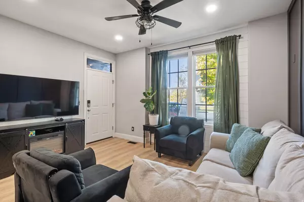 South Jordan, UT 84009,10647 S OQUIRRH LAKE RD