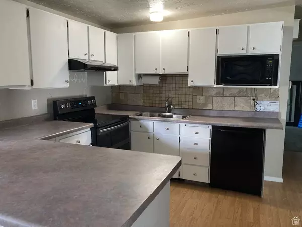 West Jordan, UT 84084,7194 S 1380 W