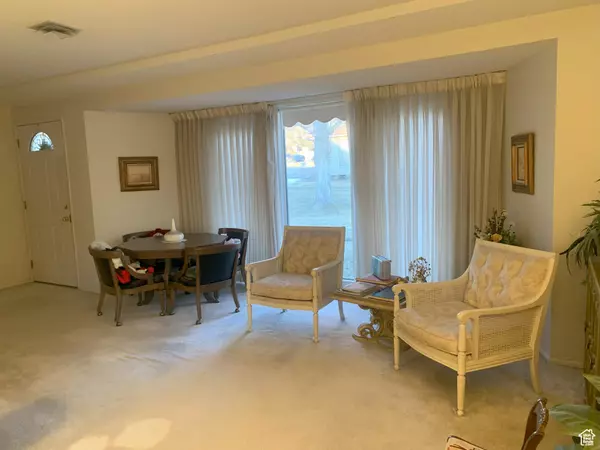 South Ogden, UT 84405,5448 S 925 E