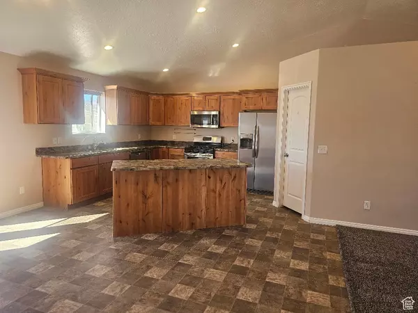Maeser, UT 84078,689 N 4250 W