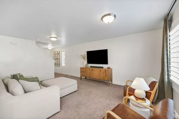 Saratoga Springs, UT 84045,278 E WREN HILL LN S